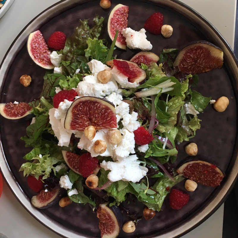 salad with fig and cheese