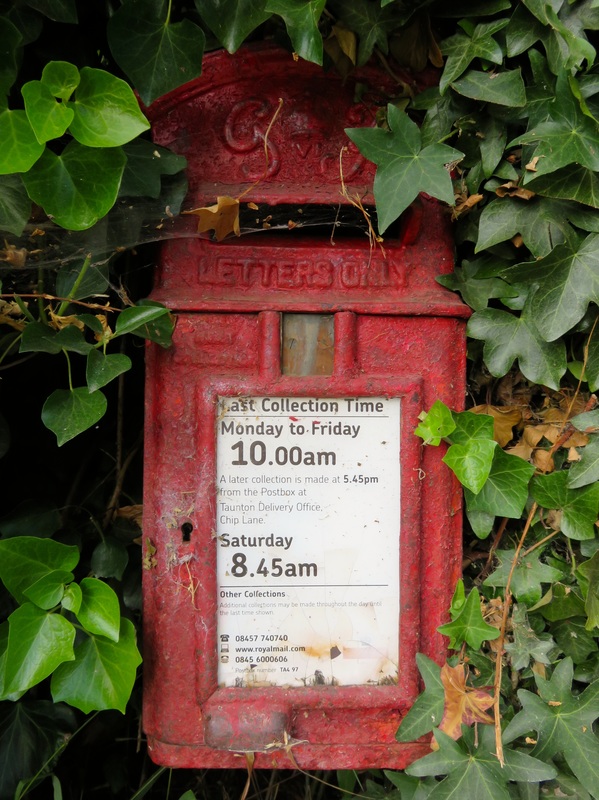 Georgian post box 