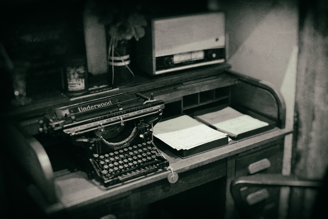 Desk with typewriter